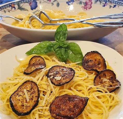 spaghetti alla nerano italian style.